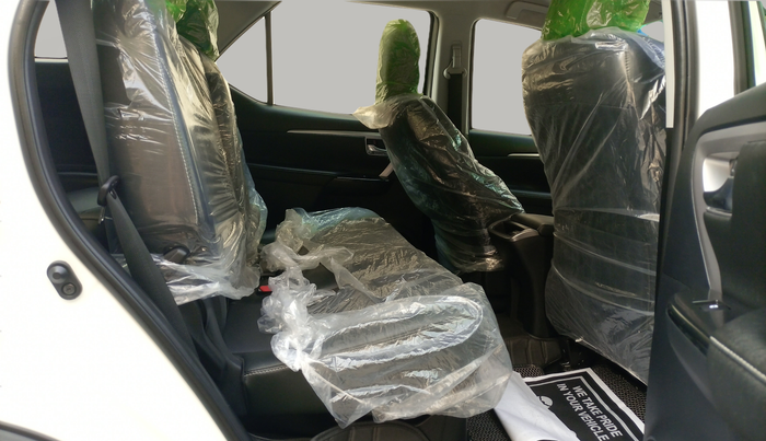 2023 Toyota Fortuner 4X2 AT 2.7 PETROL, Petrol, Automatic, 10,701 km, Right Side Rear Door Cabin