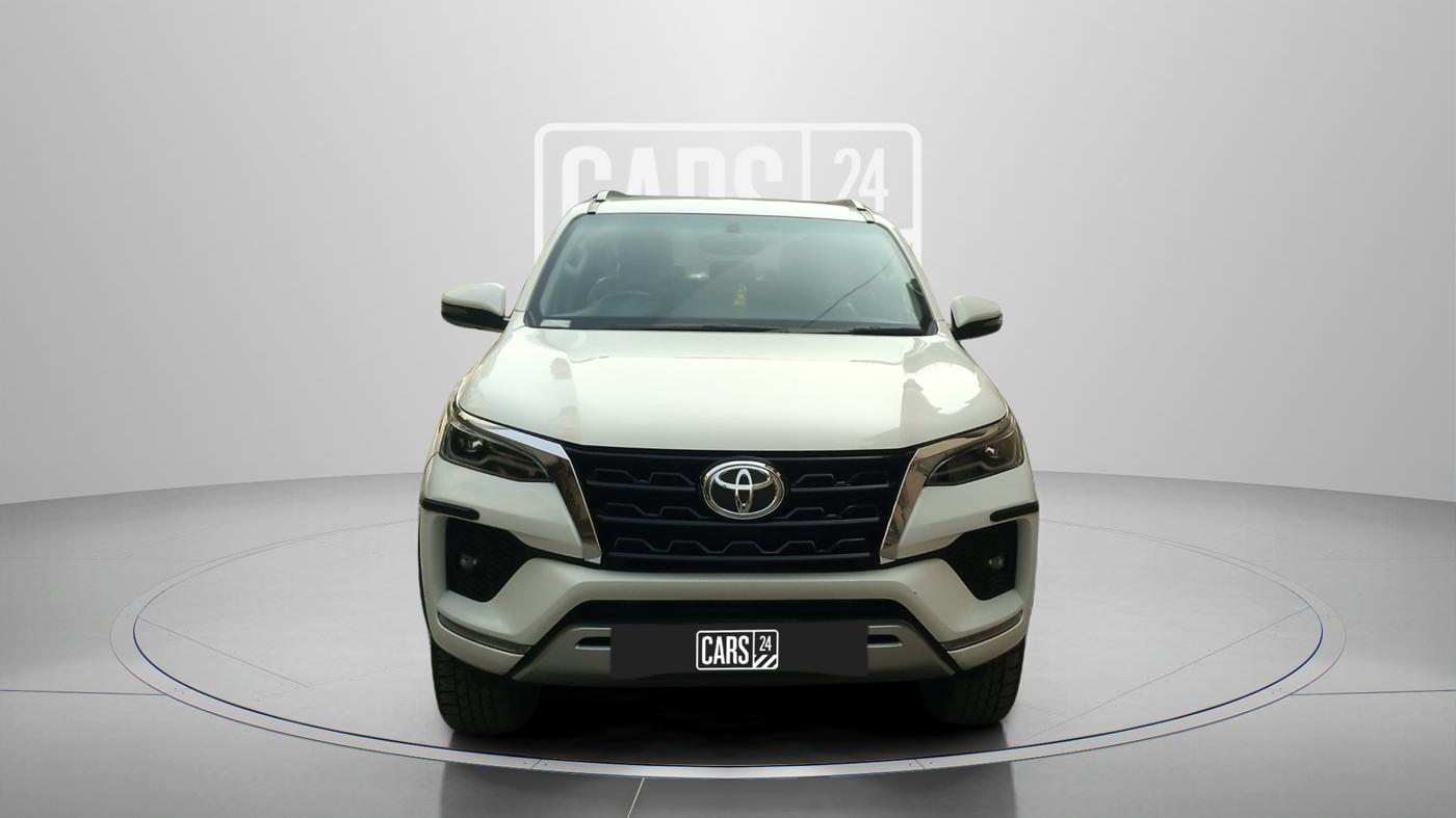 2023 Toyota Fortuner 4X2 AT 2.7 PETROL, Petrol, Automatic, 10,701 km, Front