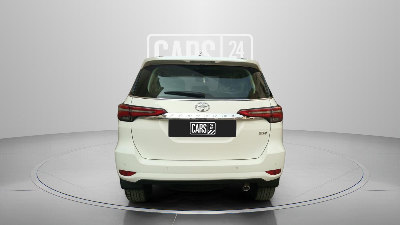 2023 Toyota Fortuner 4X4 MT 2.8 DIESEL, Diesel, Manual, 9,500 km, Back/Rear