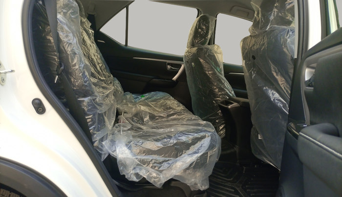 2023 Toyota Fortuner 4X4 MT 2.8 DIESEL, Diesel, Manual, 9,500 km, Right Side Rear Door Cabin