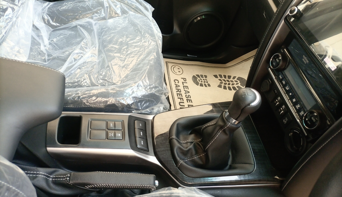 2023 Toyota Fortuner 4X4 MT 2.8 DIESEL, Diesel, Manual, 9,500 km, Gear Lever