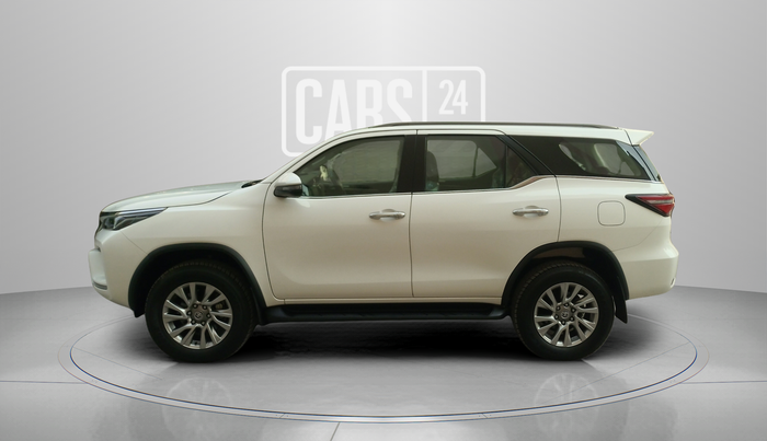 2023 Toyota Fortuner 4X4 MT 2.8 DIESEL, Diesel, Manual, 9,500 km, Left Side