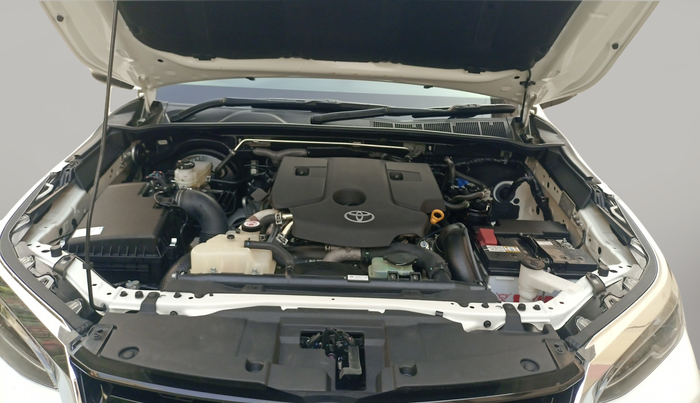 2023 Toyota Fortuner 4X4 MT 2.8 DIESEL, Diesel, Manual, 9,500 km, Open Bonnet