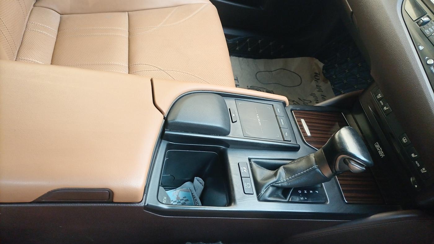 2020 Toyota Lexus ES 300H, Petrol, Automatic, 95,373 km, Gear Lever