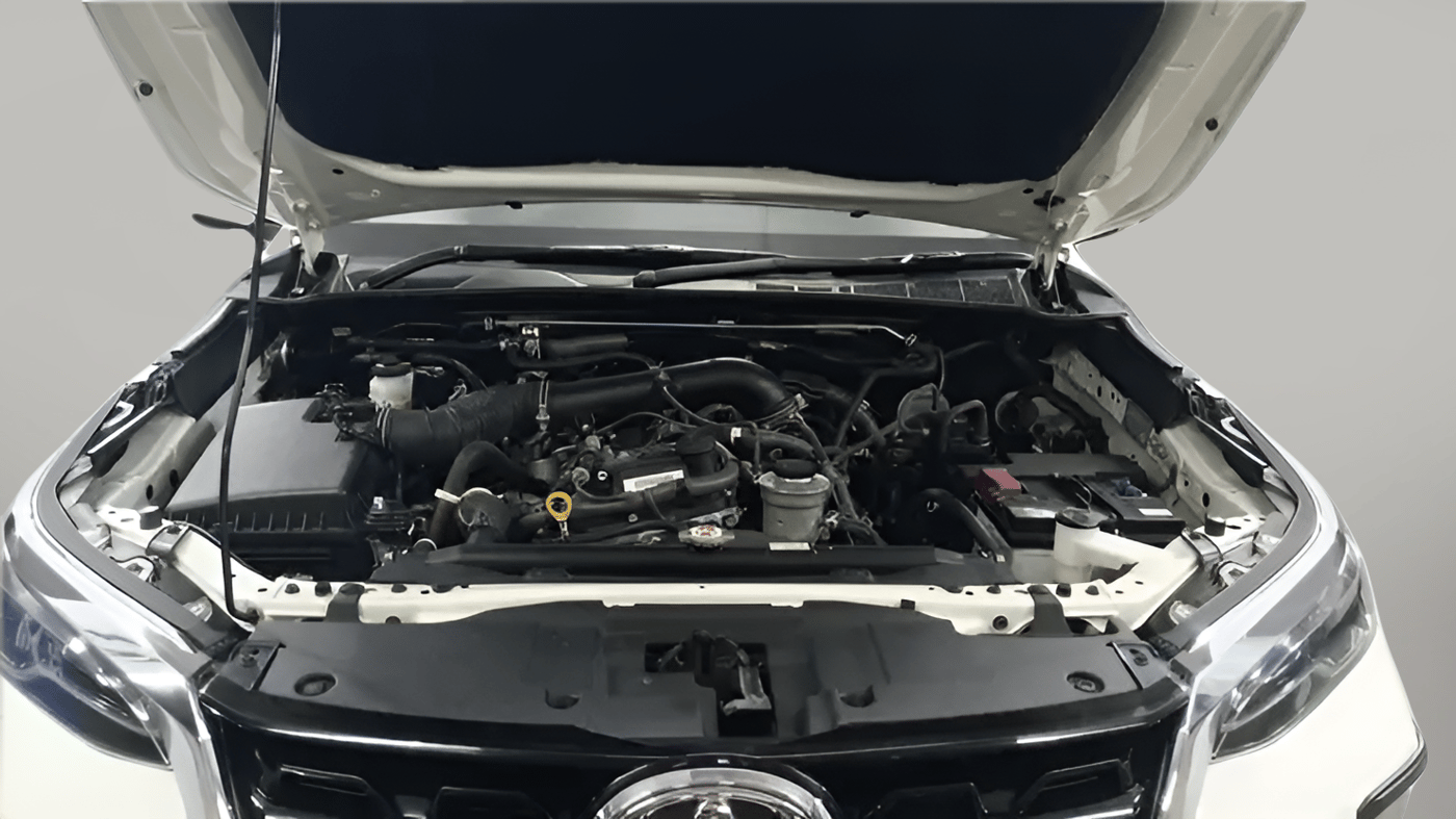 2021 Toyota Fortuner 4X2 AT 2.7 PETROL, Petrol, Automatic, 25,845 km, Open Bonnet