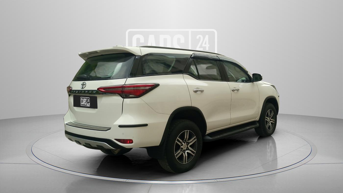 2022 Toyota Fortuner 4X2 MT 2.8 DIESEL, Diesel, Manual, 36,700 km, Right Back Diagonal