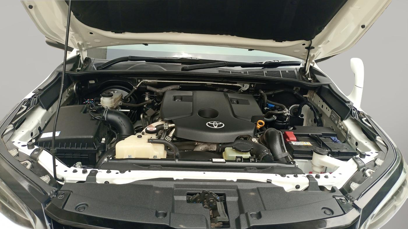 2022 Toyota Fortuner 4X2 MT 2.8 DIESEL, Diesel, Manual, 36,700 km, Open Bonnet