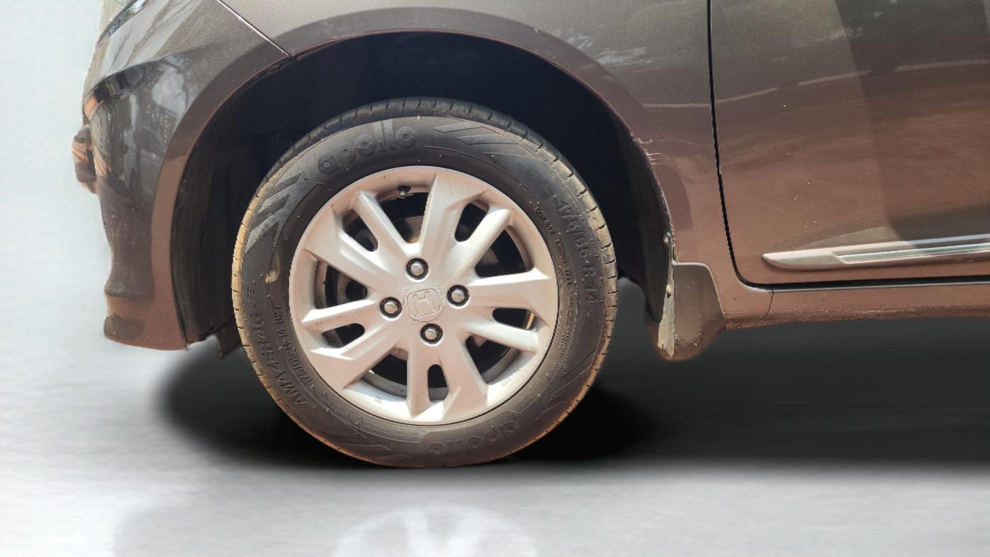 2015 Honda Amaze 1.5L I-DTEC VX, Diesel, Manual, 74,390 km, Left Front Wheel