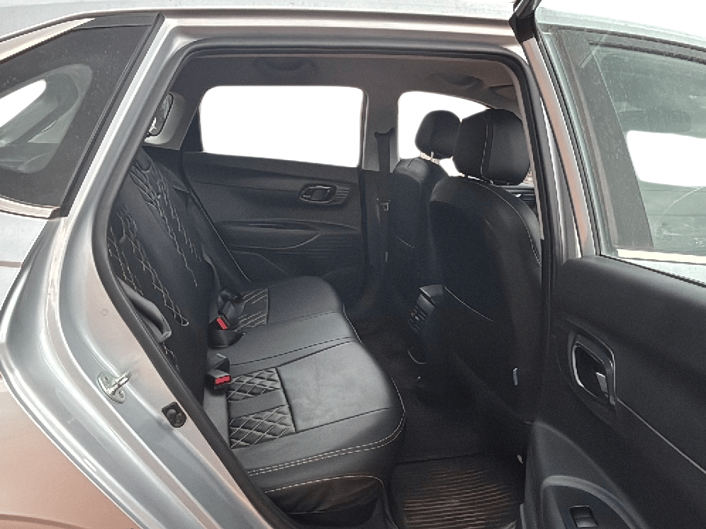 2022 Hyundai NEW I20 SPORTZ 1.2 MT, Petrol, Manual, 17,962 km, Right Side Rear Door Cabin