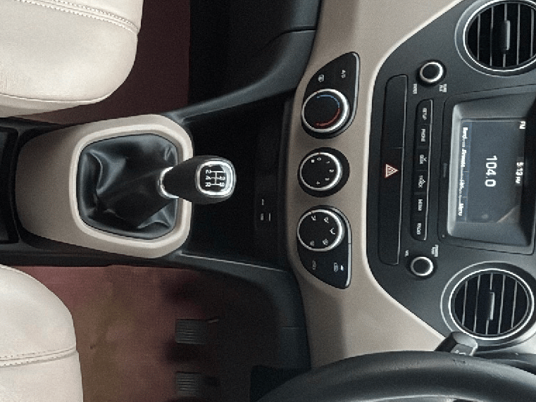 2017 Hyundai Grand i10 SPORTZ 1.2 KAPPA VTVT, Petrol, Manual, 42,027 km, Gear Lever