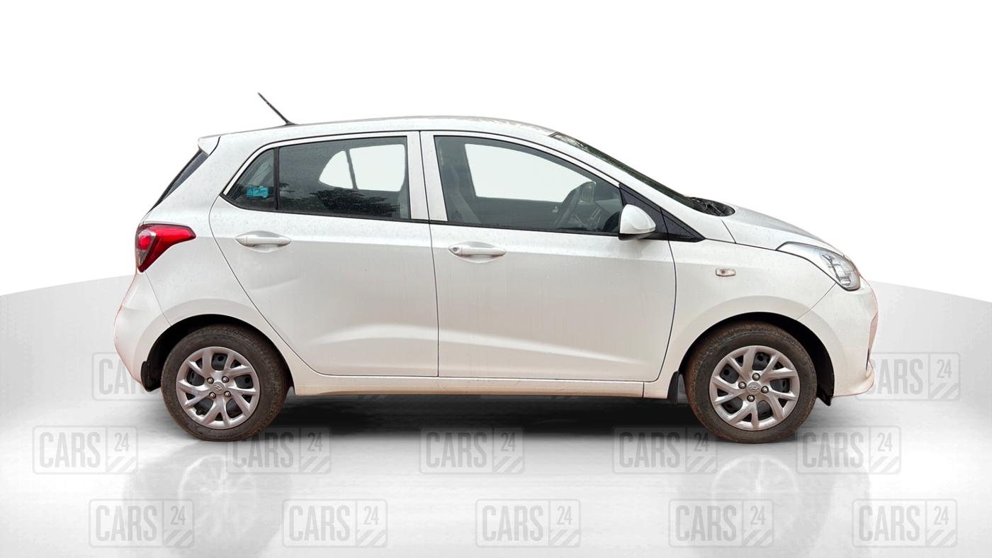 2017 Hyundai Grand i10 SPORTZ 1.2 KAPPA VTVT, Petrol, Manual, 42,027 km, Right Side View