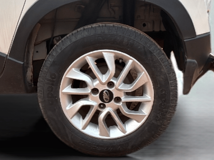 2016 Mahindra Kuv100 K8 D 6 STR, Diesel, Manual, 56,814 km, Left Rear Wheel