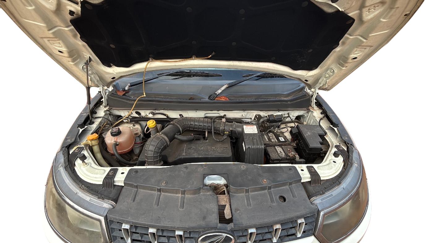 2016 Mahindra Kuv100 K8 D 6 STR, Diesel, Manual, 56,814 km, Open Bonnet