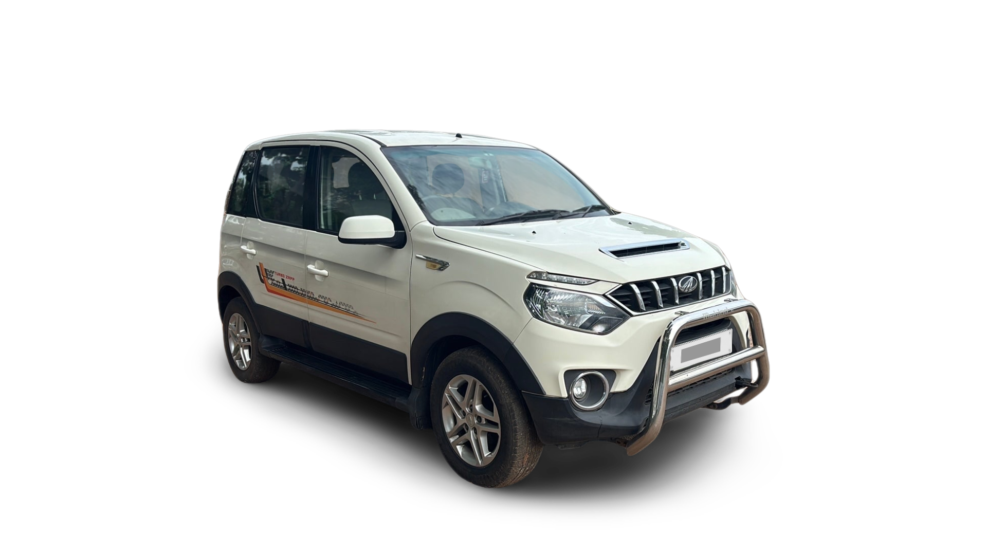Mahindra NUVOSPORT-img
