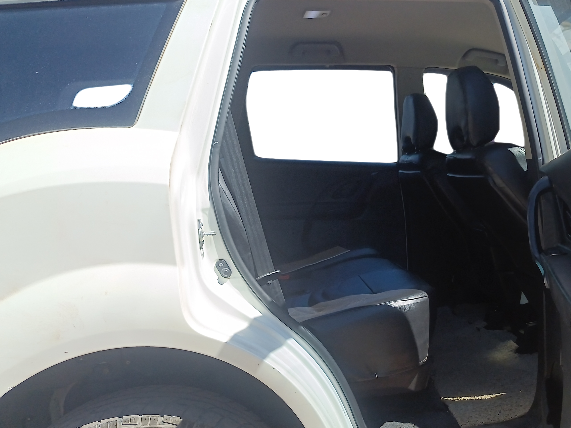 2019 Mahindra XUV500 W5, Diesel, Manual, 80,140 km, Right Side Rear Door Cabin