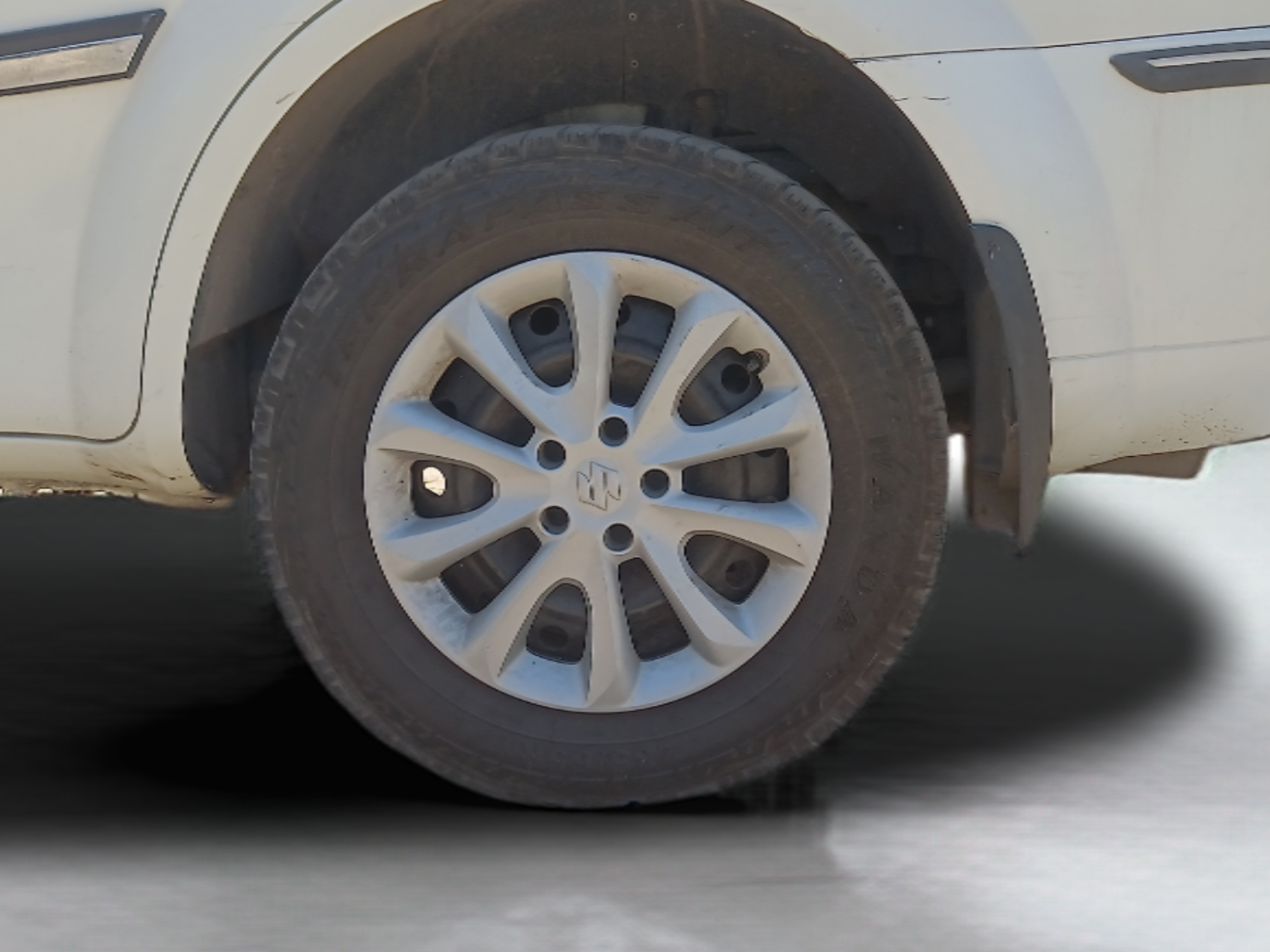 2019 Mahindra XUV500 W5, Diesel, Manual, 80,140 km, Left Rear Wheel