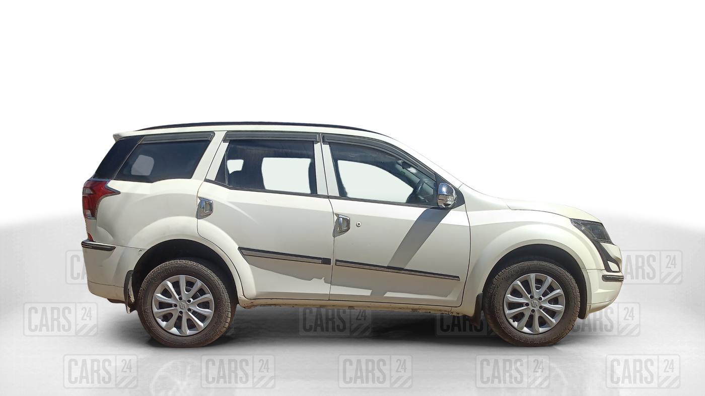 2019 Mahindra XUV500 W5, Diesel, Manual, 80,140 km, Right Side View