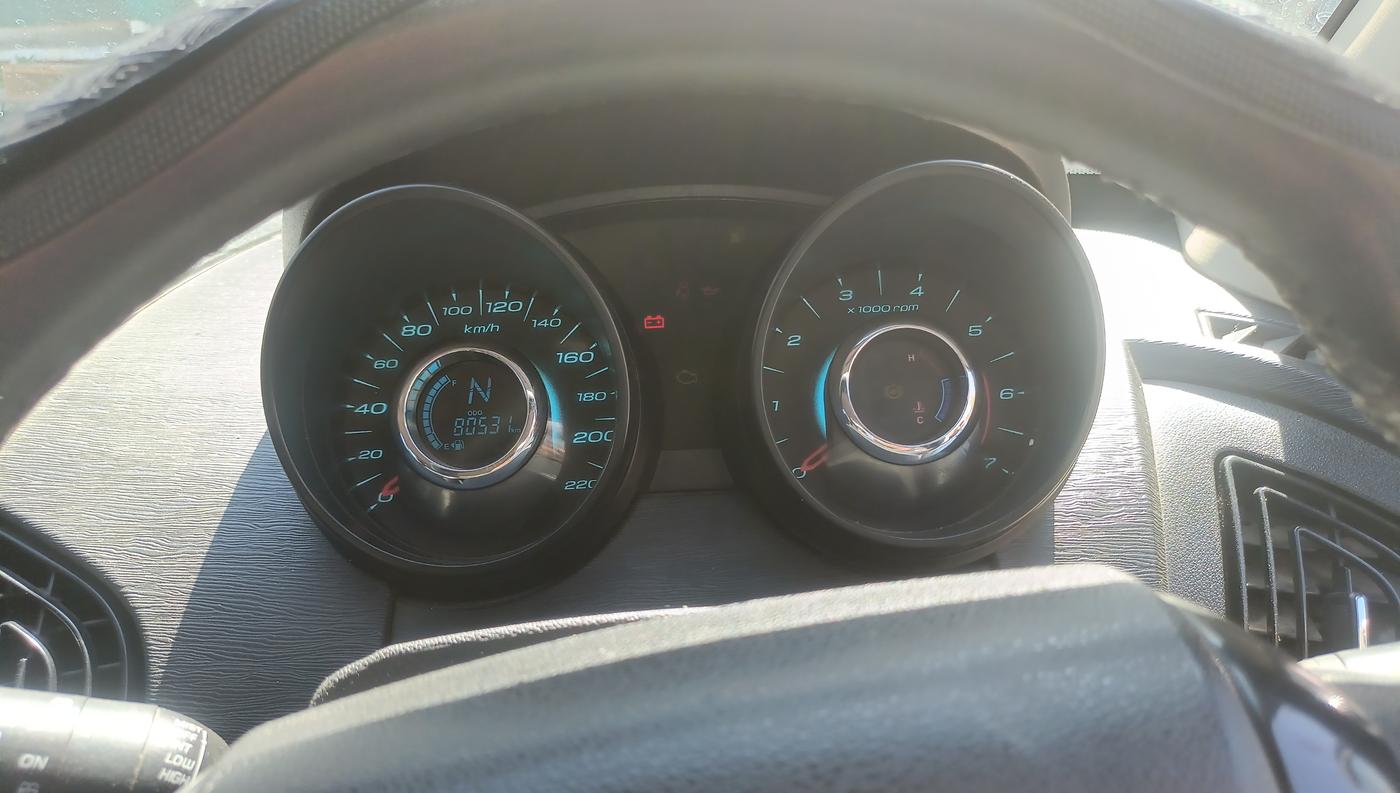2019 Mahindra XUV500 W5, Diesel, Manual, 80,140 km, Odometer Image
