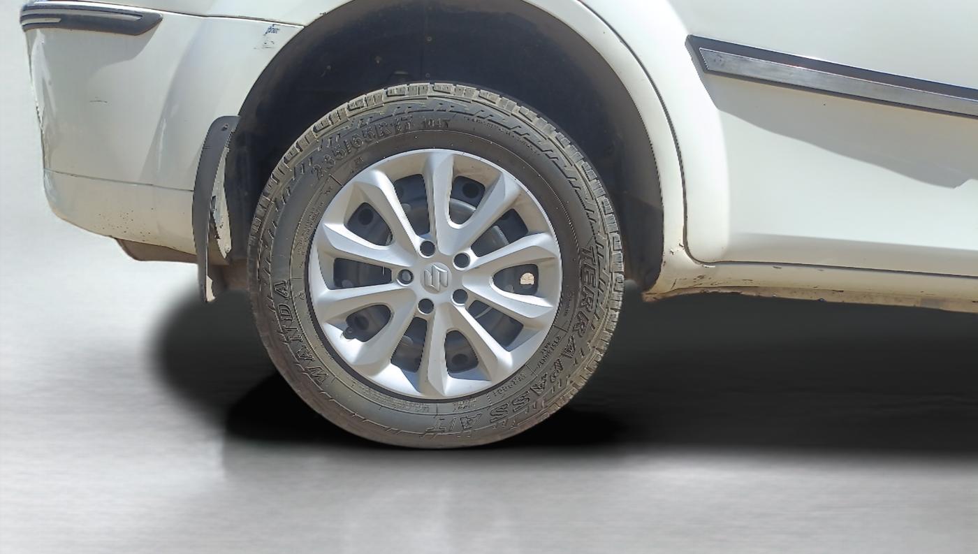 2019 Mahindra XUV500 W5, Diesel, Manual, 80,140 km, Right Rear Wheel