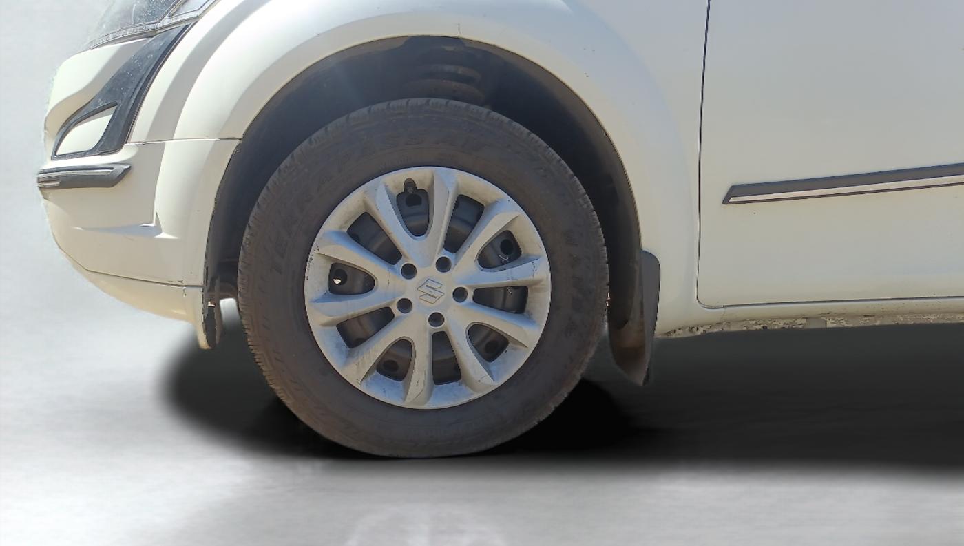 2019 Mahindra XUV500 W5, Diesel, Manual, 80,140 km, Left Front Wheel
