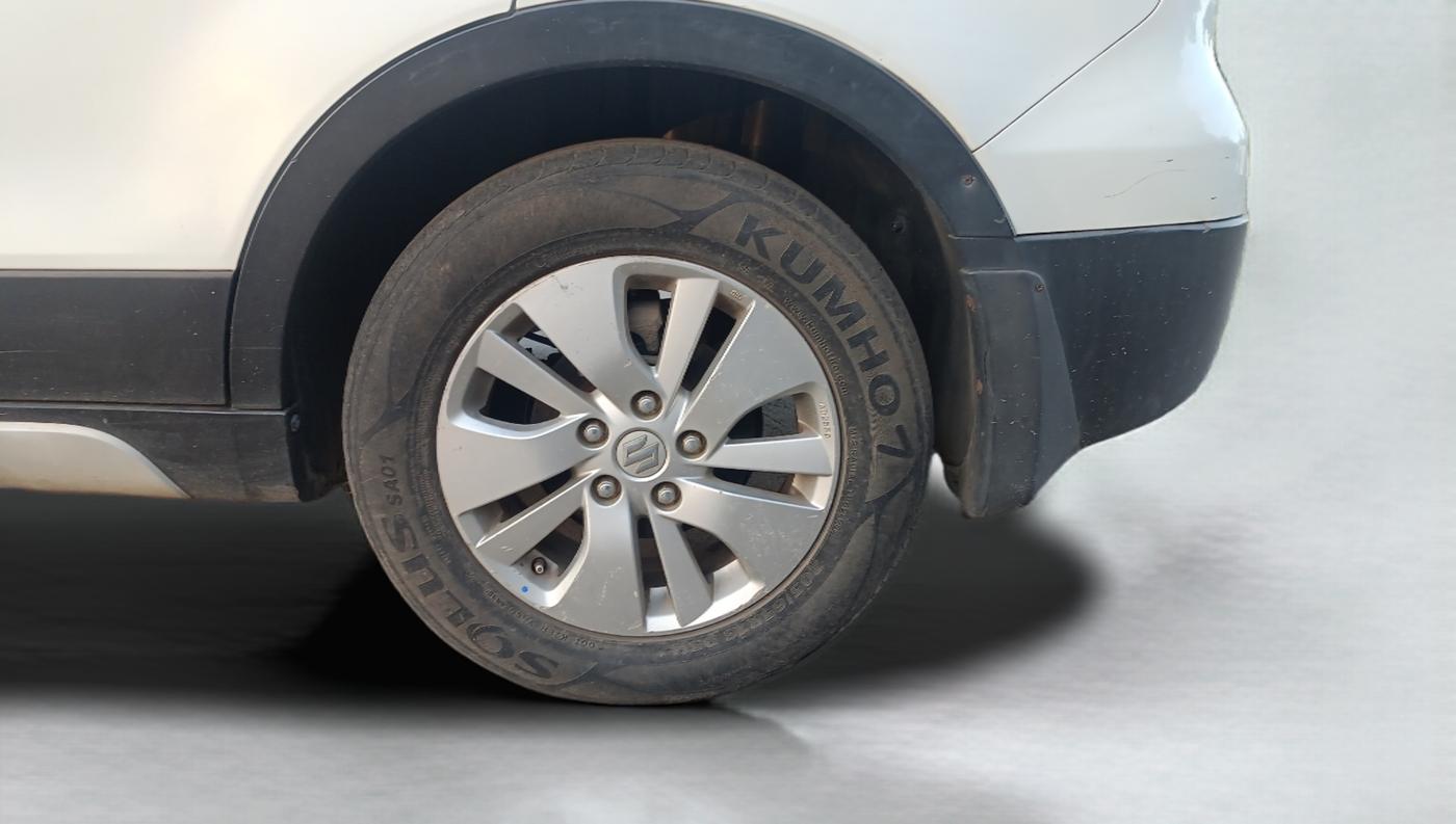 2015 Maruti S Cross ALPHA 1.6, Diesel, Manual, 84,446 km, Left Rear Wheel