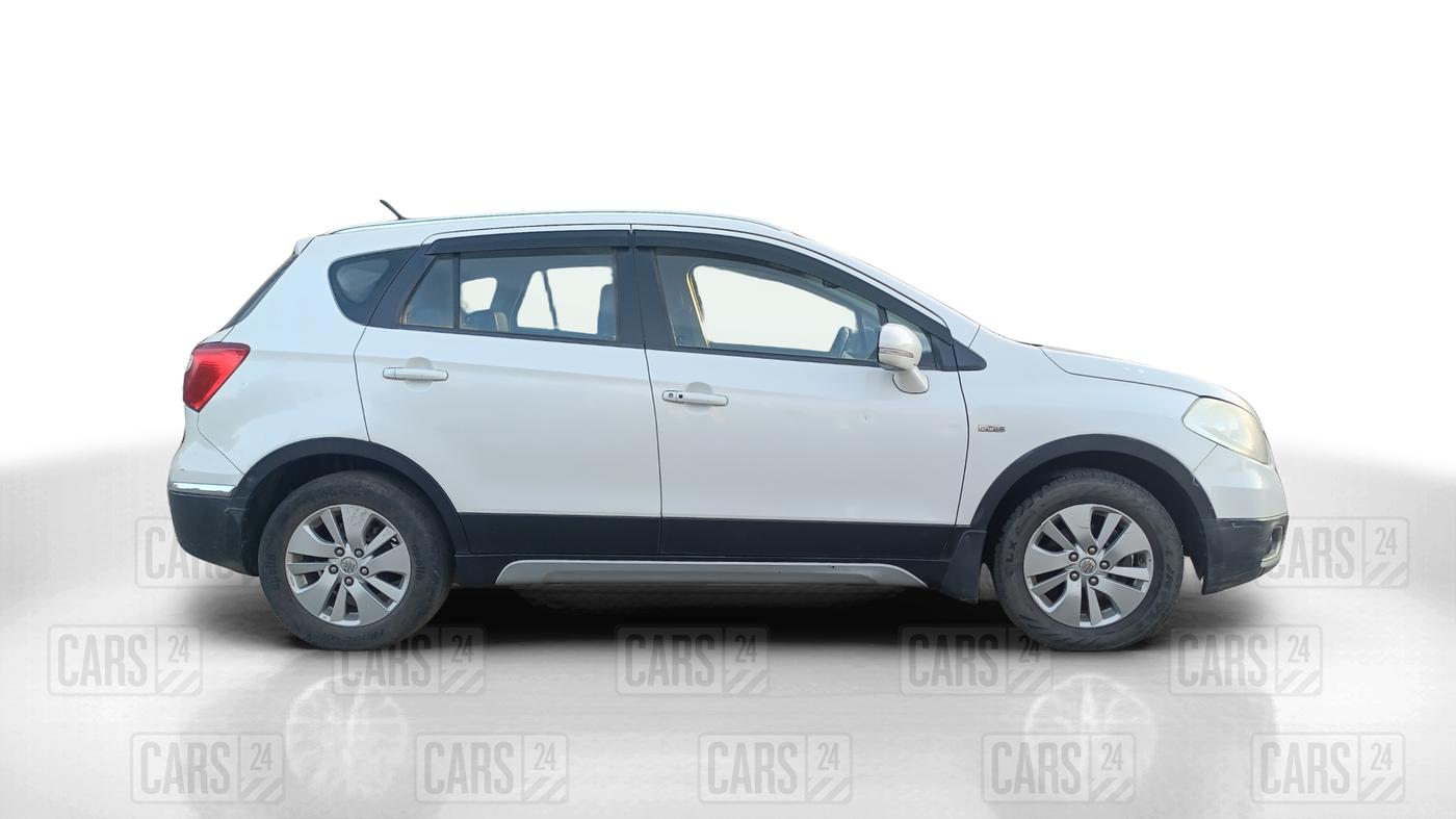 2015 Maruti S Cross ALPHA 1.6, Diesel, Manual, 84,446 km, Right Side View