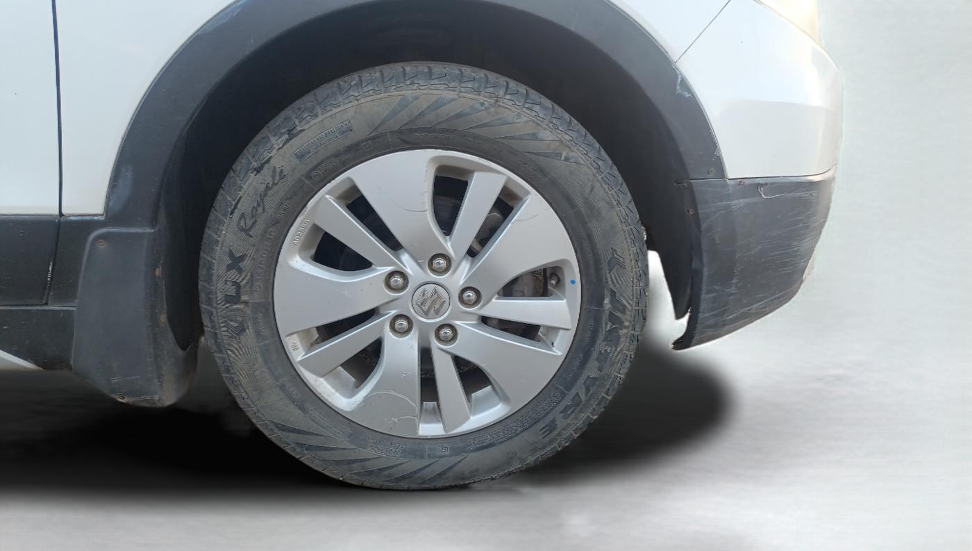 2015 Maruti S Cross ALPHA 1.6, Diesel, Manual, 84,446 km, Right Front Wheel