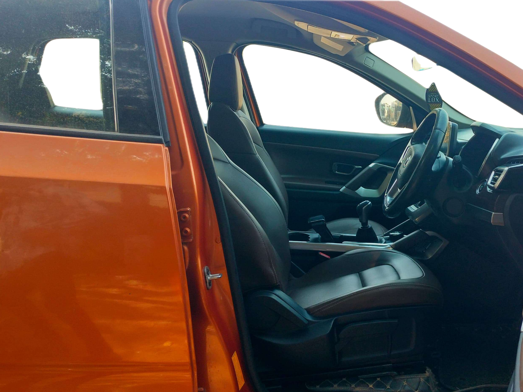 2019 Tata Harrier XZ 2.0L, Diesel, Manual, 85,798 km, Right Side Front Door Cabin