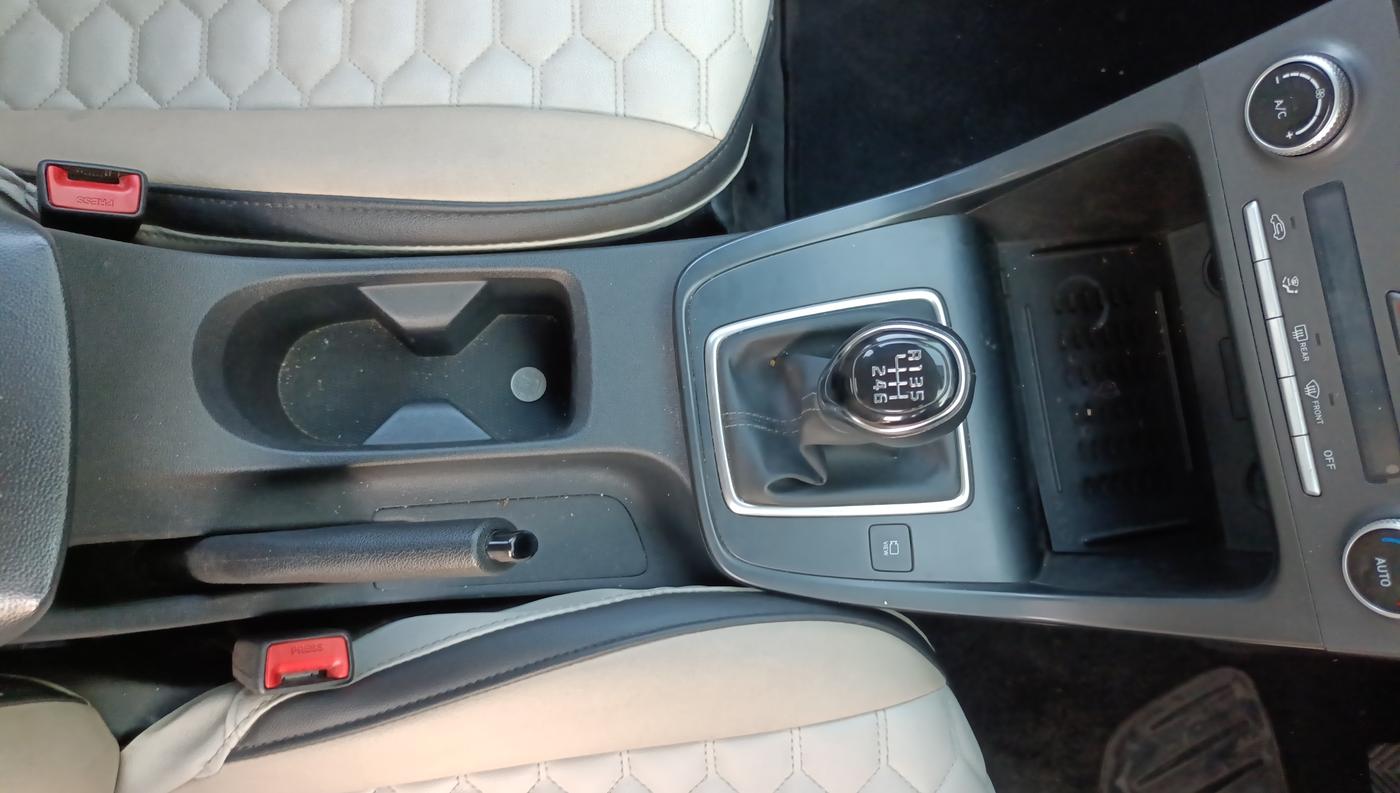 2022 Hyundai Creta SX EXECUTIVE 1.5 PETROL, Petrol, Manual, 27,000 km, Gear Lever