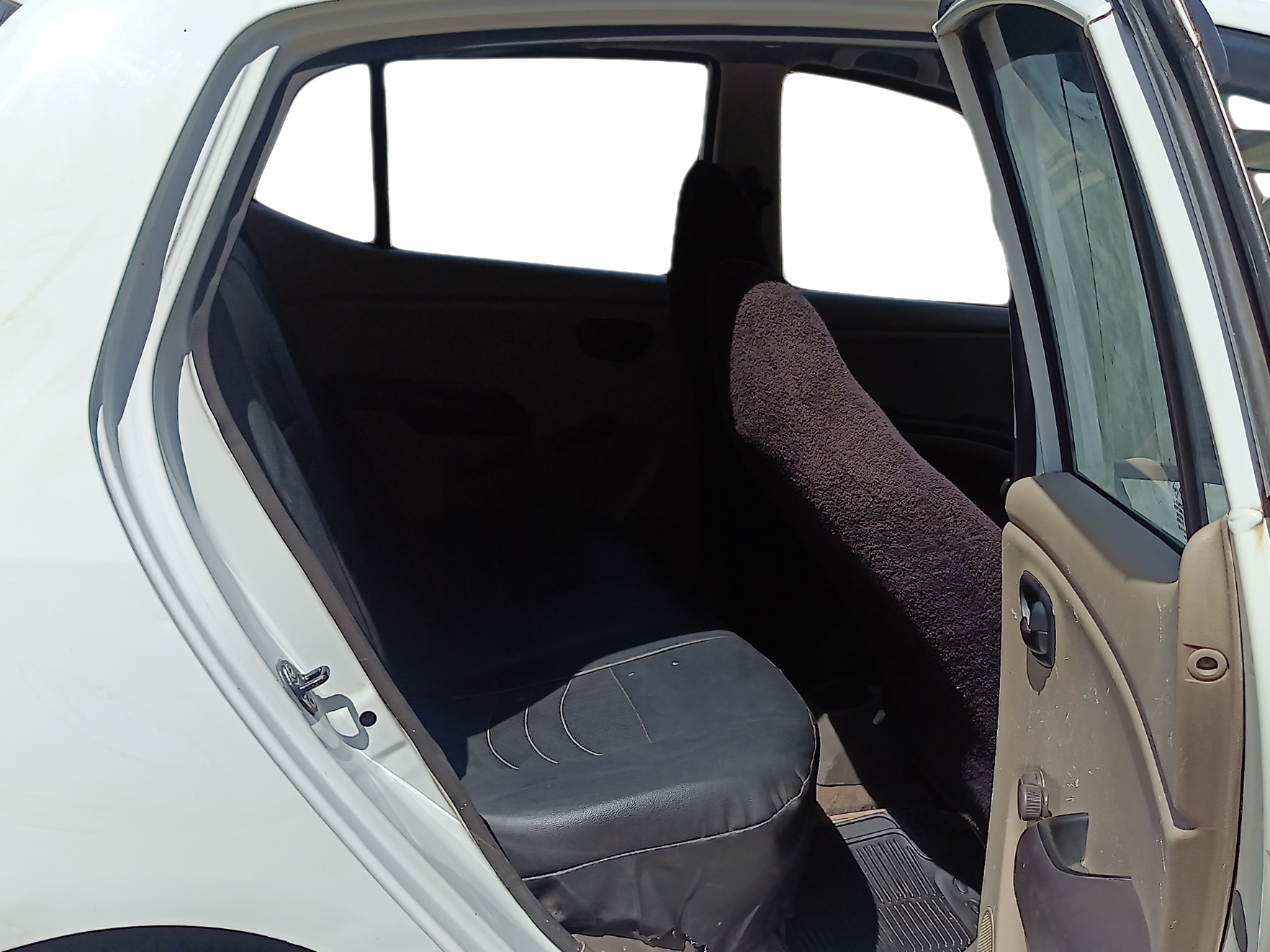 2011 Hyundai i10 ERA 1.1, Petrol, Manual, 62,360 km, Right Side Rear Door Cabin