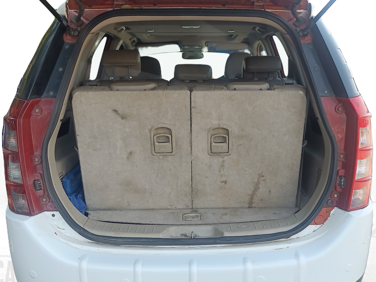 2015 Mahindra XUV500 W10, Diesel, Manual, 89,000 km, Boot Inside