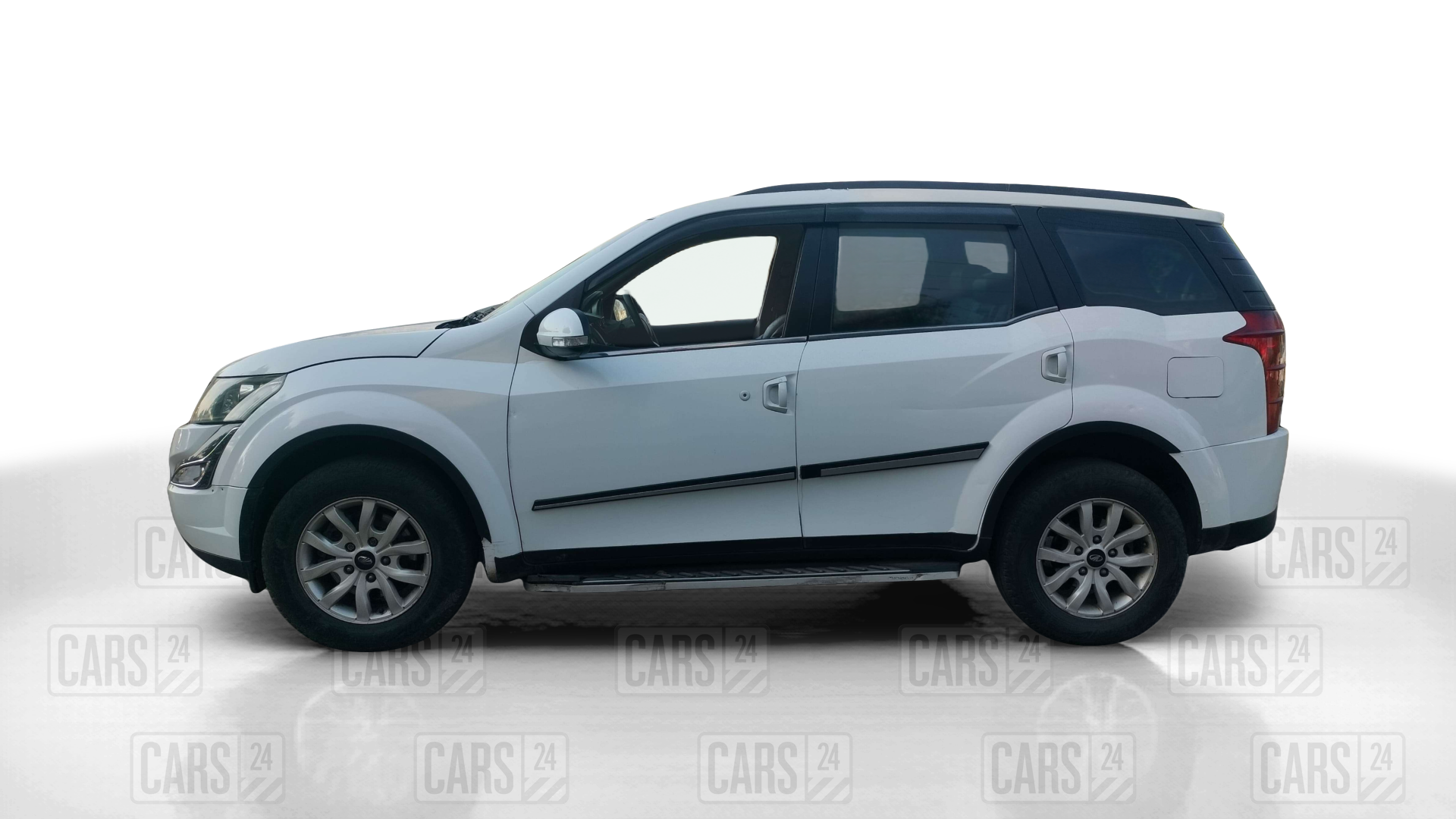 2015 Mahindra XUV500 W10, Diesel, Manual, 89,000 km, Left Side