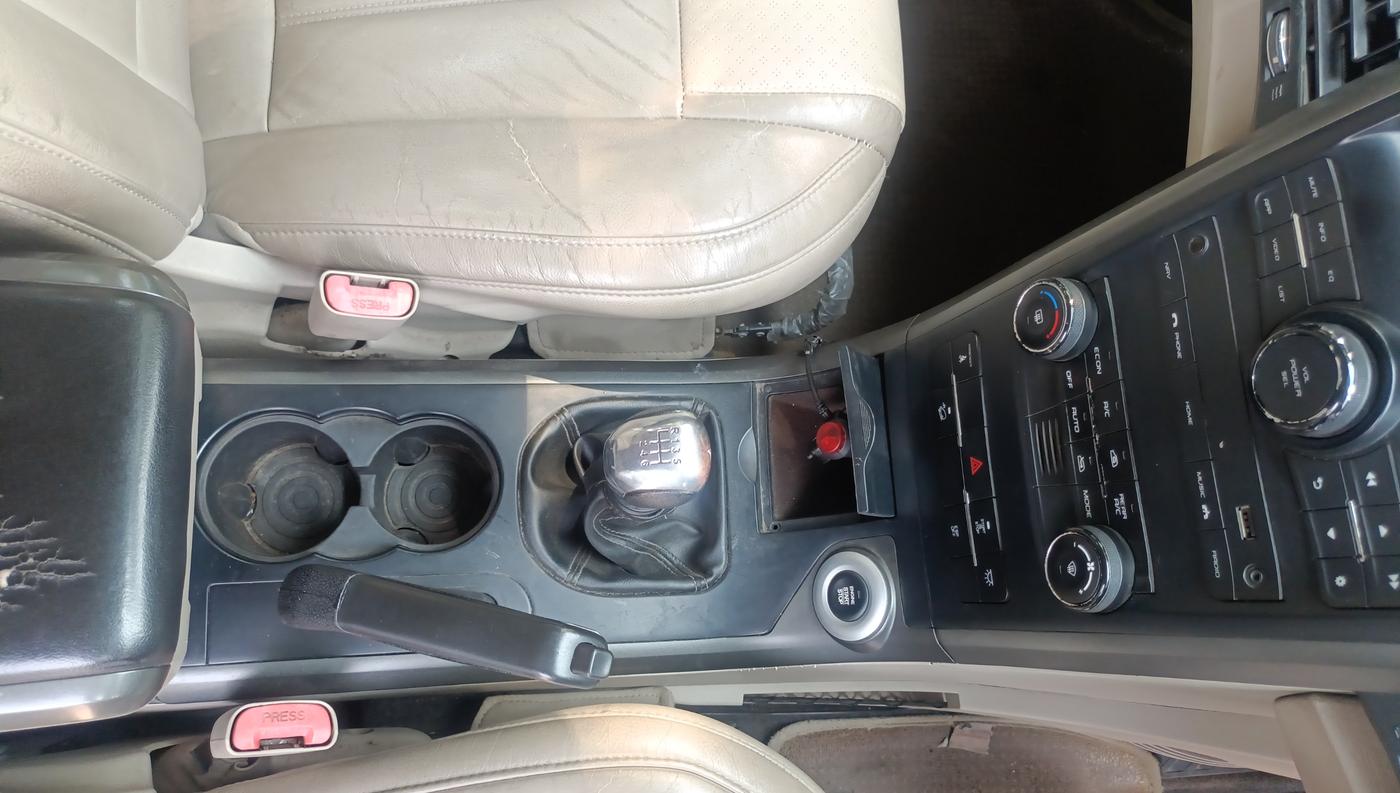 2015 Mahindra XUV500 W10, Diesel, Manual, 89,000 km, Gear Lever