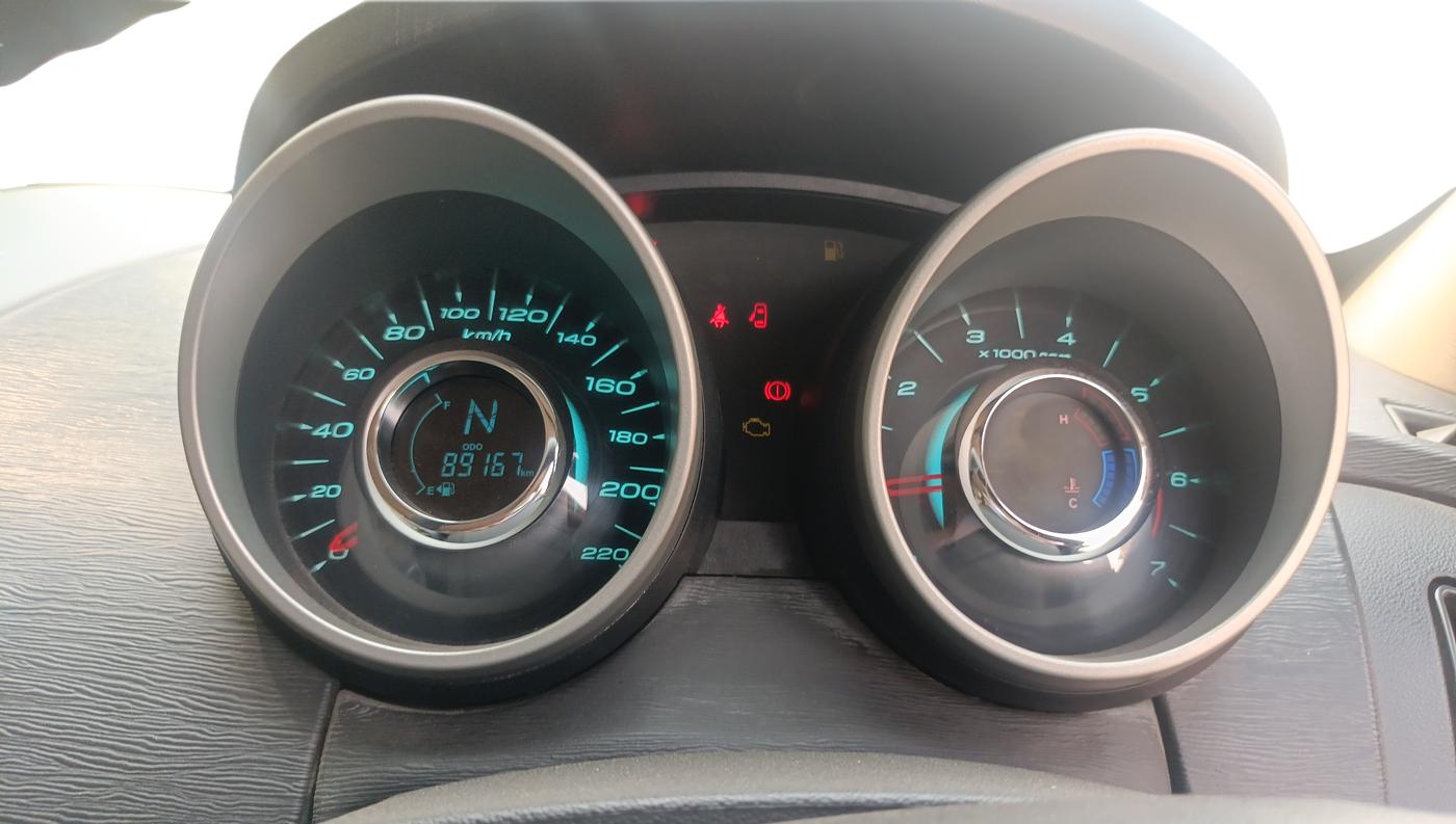 2015 Mahindra XUV500 W10, Diesel, Manual, 89,000 km, Odometer Image
