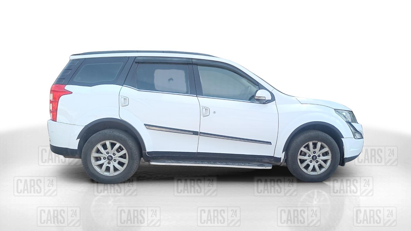 2015 Mahindra XUV500 W10, Diesel, Manual, 89,000 km, Right Side View