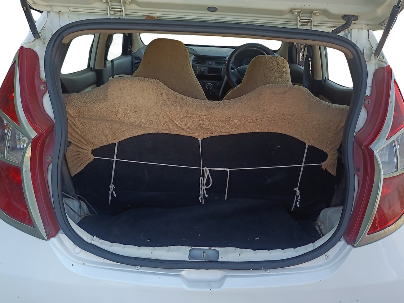2018 Hyundai Eon ERA +, Petrol, Manual, 66,050 km, Boot Inside