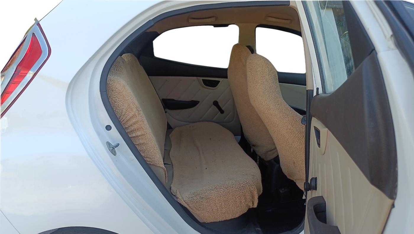 2018 Hyundai Eon ERA +, Petrol, Manual, 66,050 km, Right Side Rear Door Cabin