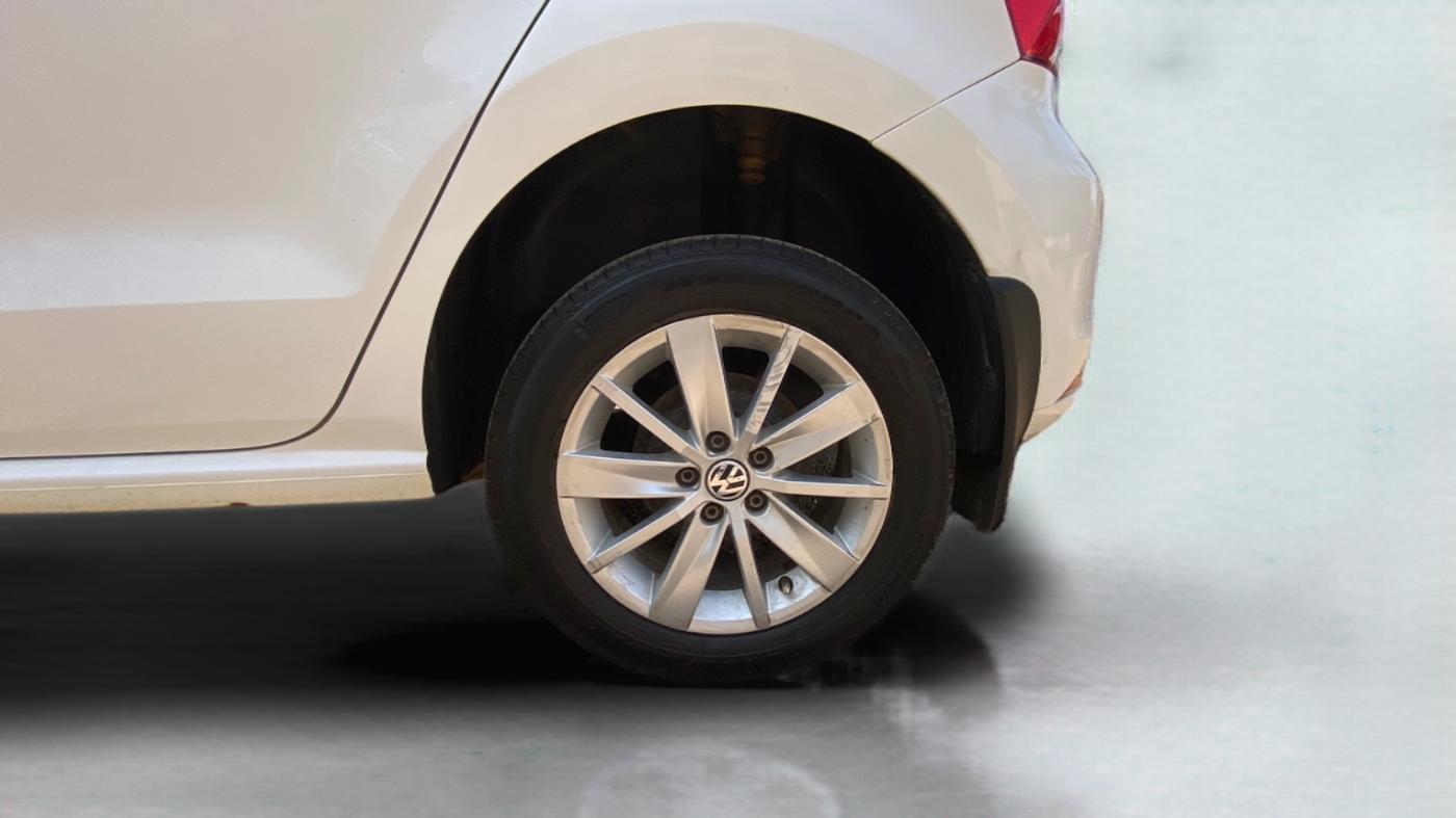 2014 Volkswagen Polo HIGHLINE DIESEL, Diesel, Manual, 85,340 km, Left Rear Wheel