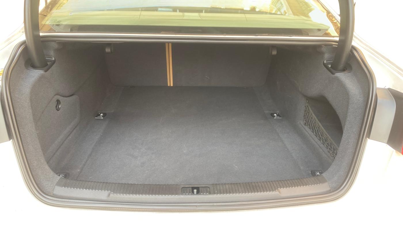 2013 Audi A6 2.0 TDI PREMIUM, Diesel, Automatic, 92,348 km, Boot Inside