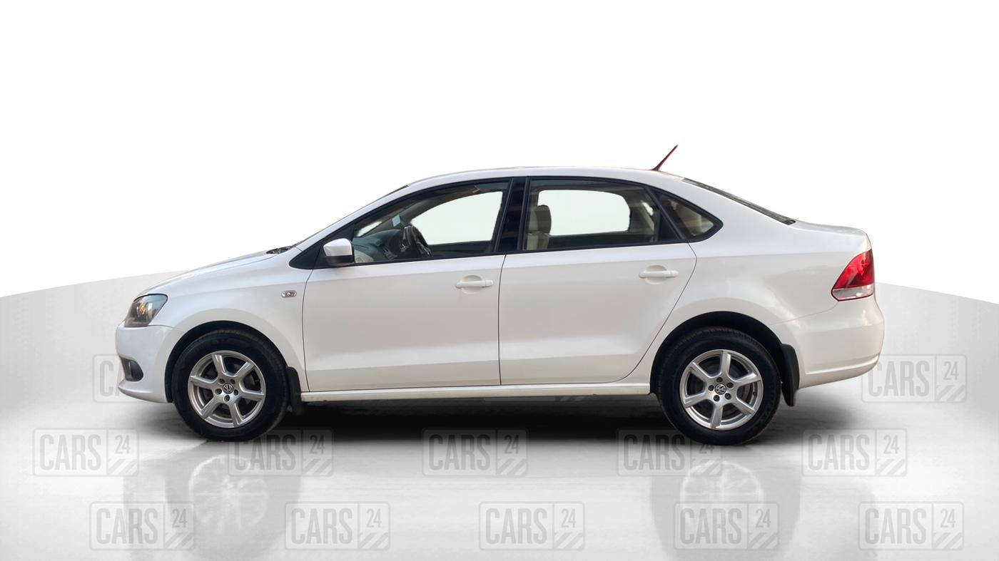 2014 Volkswagen Vento HIGHLINE 1.6 MPI, Petrol, Manual, 68,145 km, Left Side