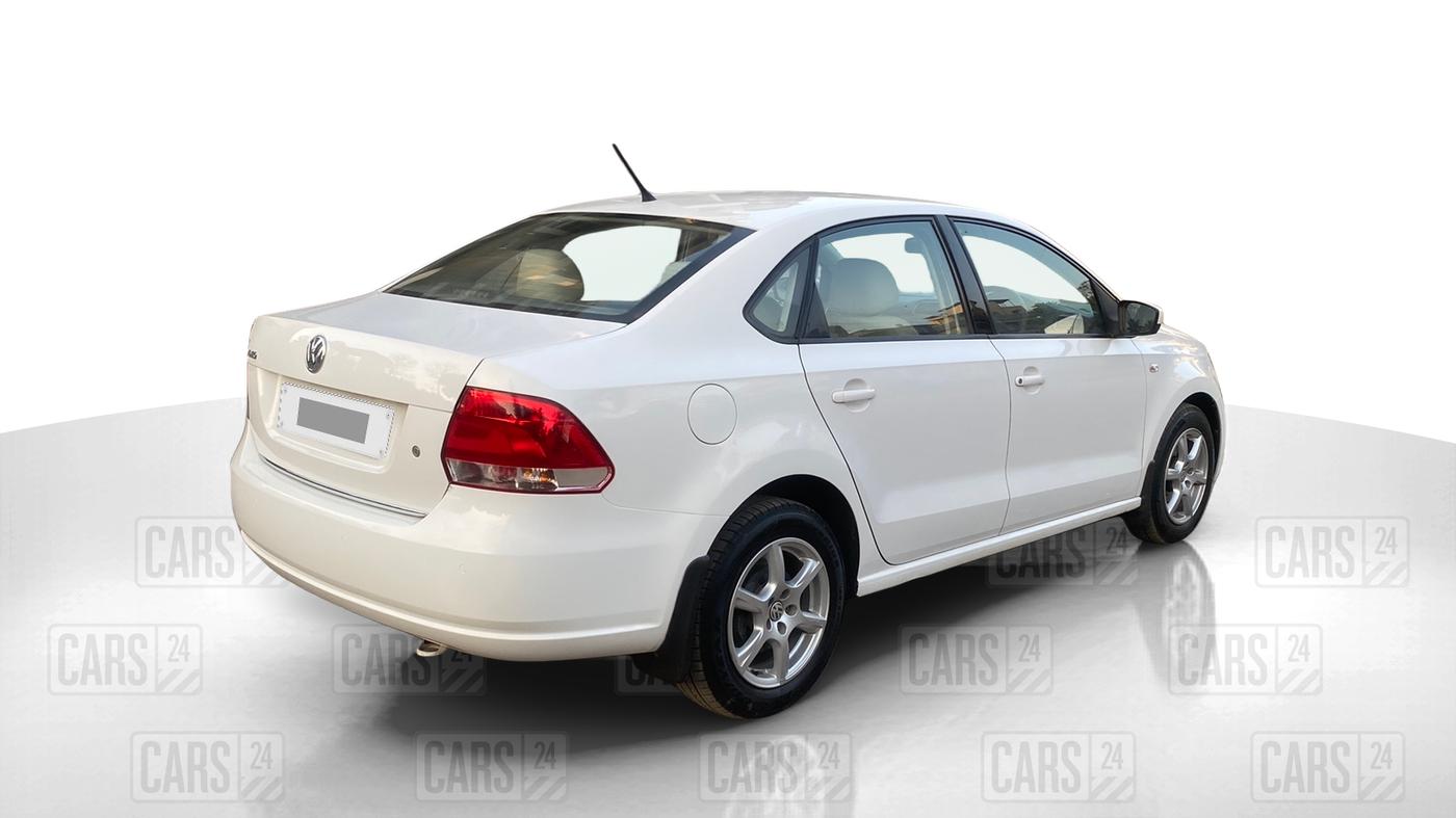 2014 Volkswagen Vento HIGHLINE 1.6 MPI, Petrol, Manual, 68,145 km, Right Back Diagonal