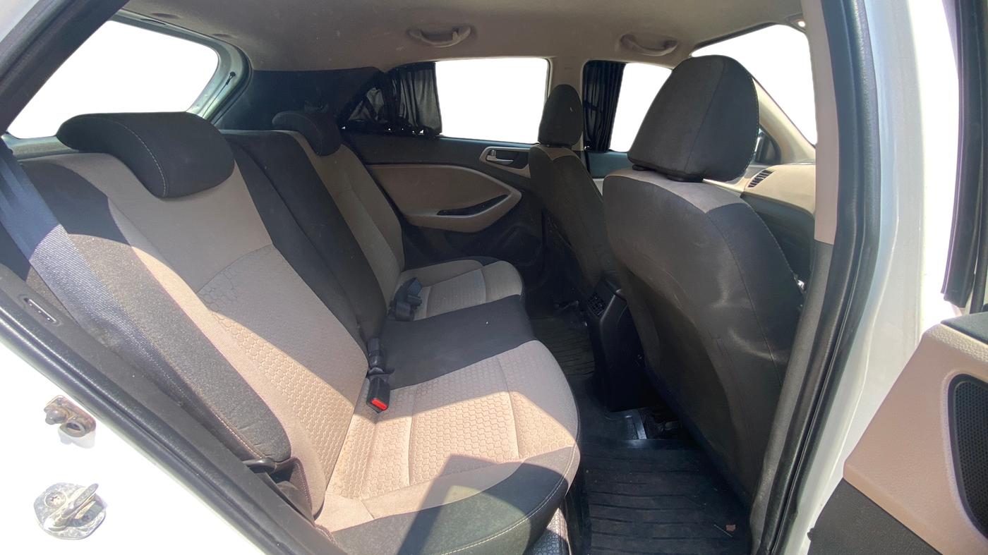 2017 Hyundai Elite i20 ASTA 1.4 CRDI (O), Diesel, Manual, 88,462 km, Right Side Rear Door Cabin