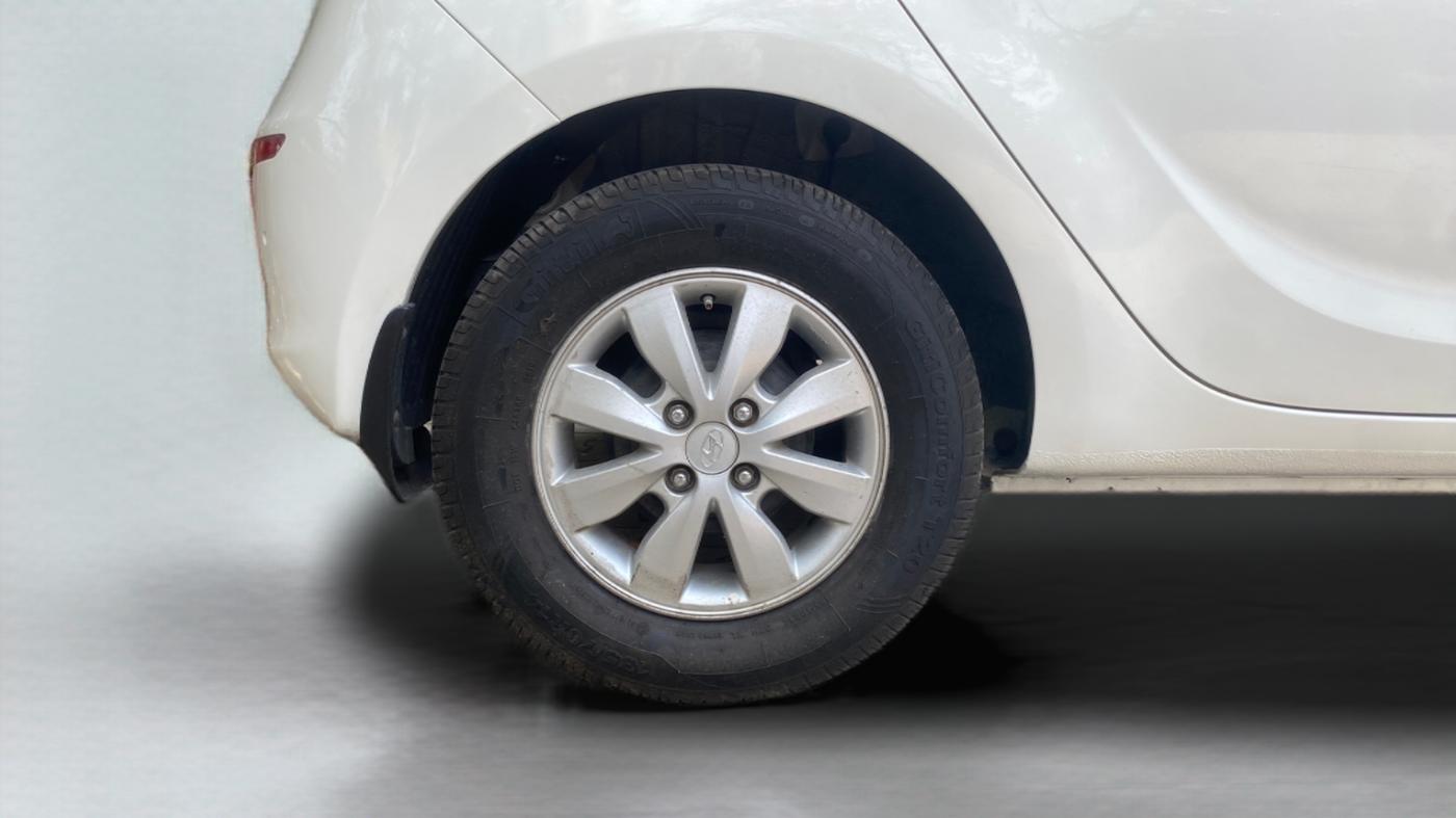 2014 Hyundai i20 ASTA 1.2, Petrol, Manual, 72,300 km, Right Rear Wheel