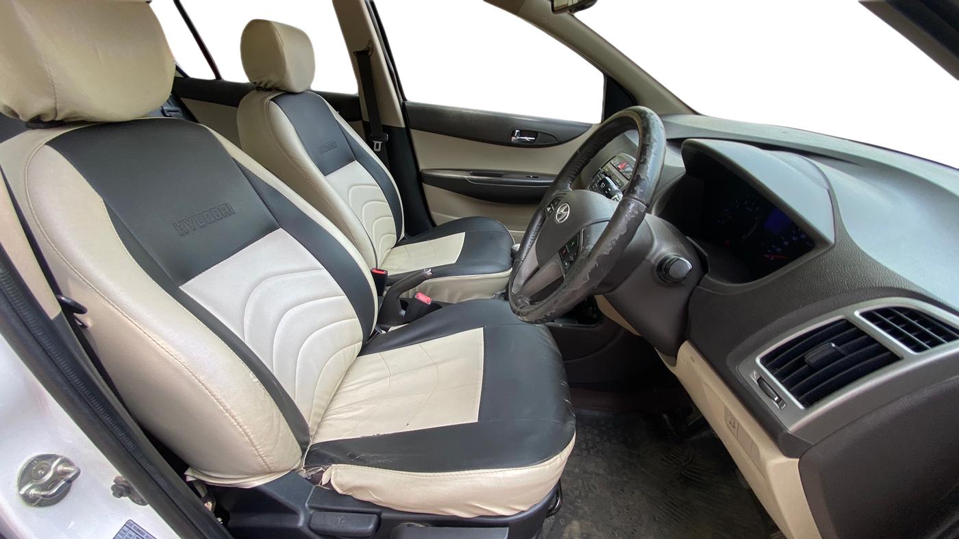 2014 Hyundai i20 ASTA 1.2, Petrol, Manual, 72,300 km, Right Side Front Door Cabin