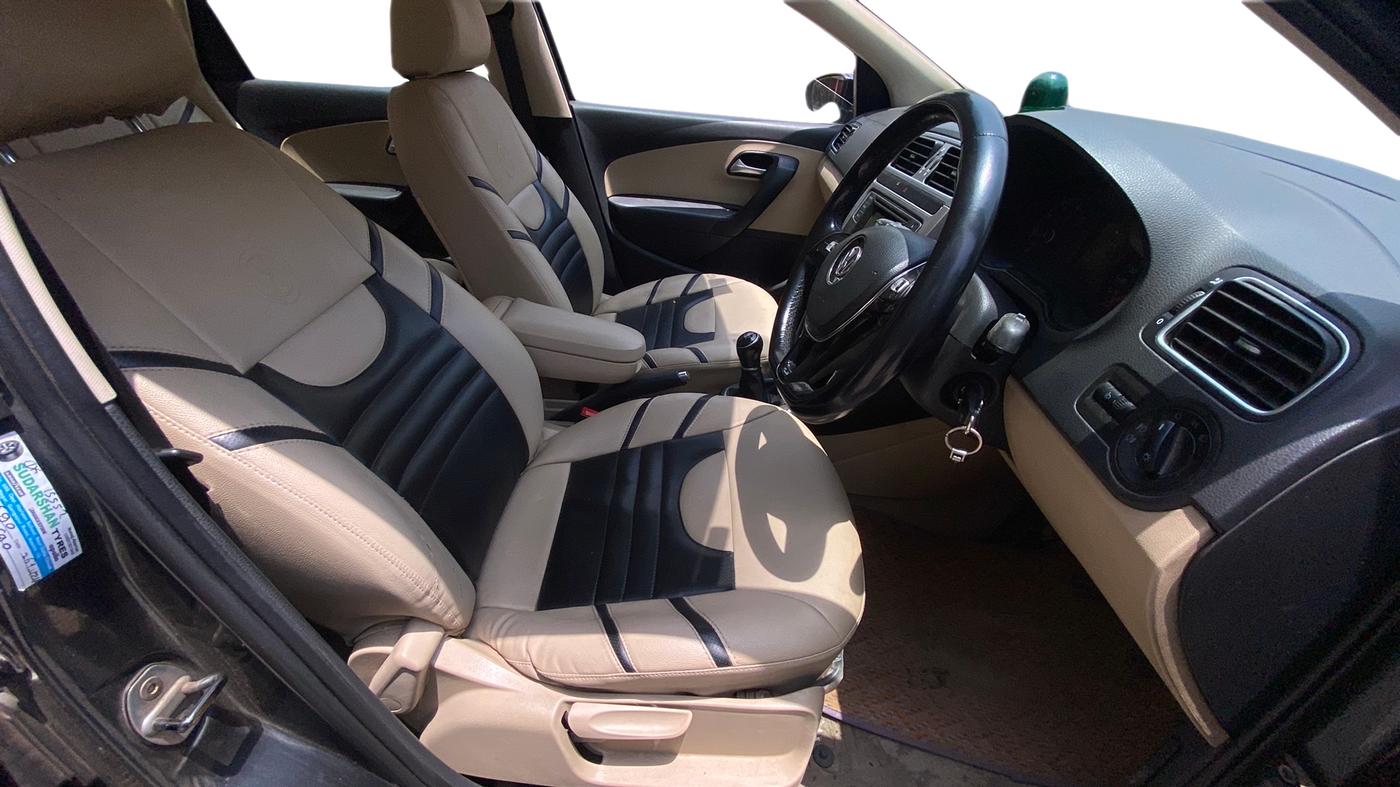 2017 Volkswagen Ameo HIGHLINE1.2L PLUS 16 ALLOY, Petrol, Manual, 63,300 km, Right Side Front Door Cabin