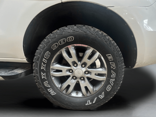 2016 Ford Endeavour TITANIUM 3.2 4X4 AT, Diesel, Automatic, 91,744 km, Left Rear Wheel