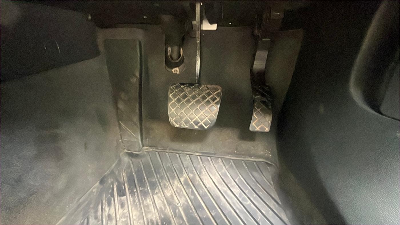 2017 Audi A4 35 TDI Technology, Diesel, Automatic, 1,19,708 km, Pedals