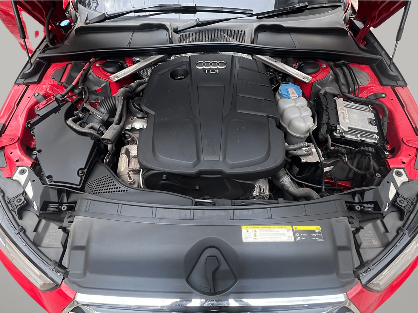 2017 Audi A4 35 TDI Technology, Diesel, Automatic, 88,389 km, Open Bonnet