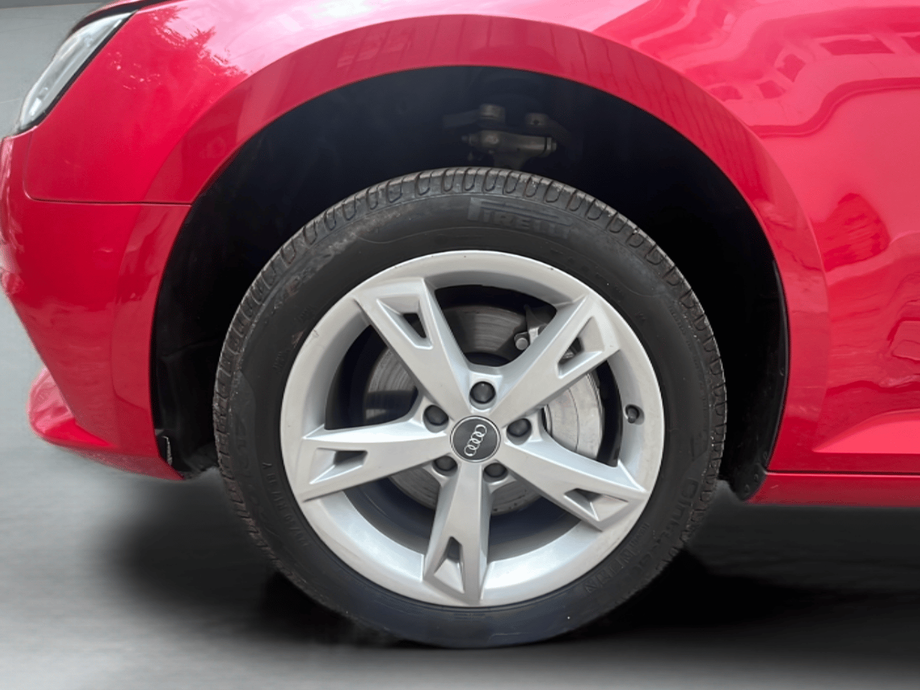 2017 Audi A4 35 TDI Technology, Diesel, Automatic, 88,389 km, Left Front Wheel