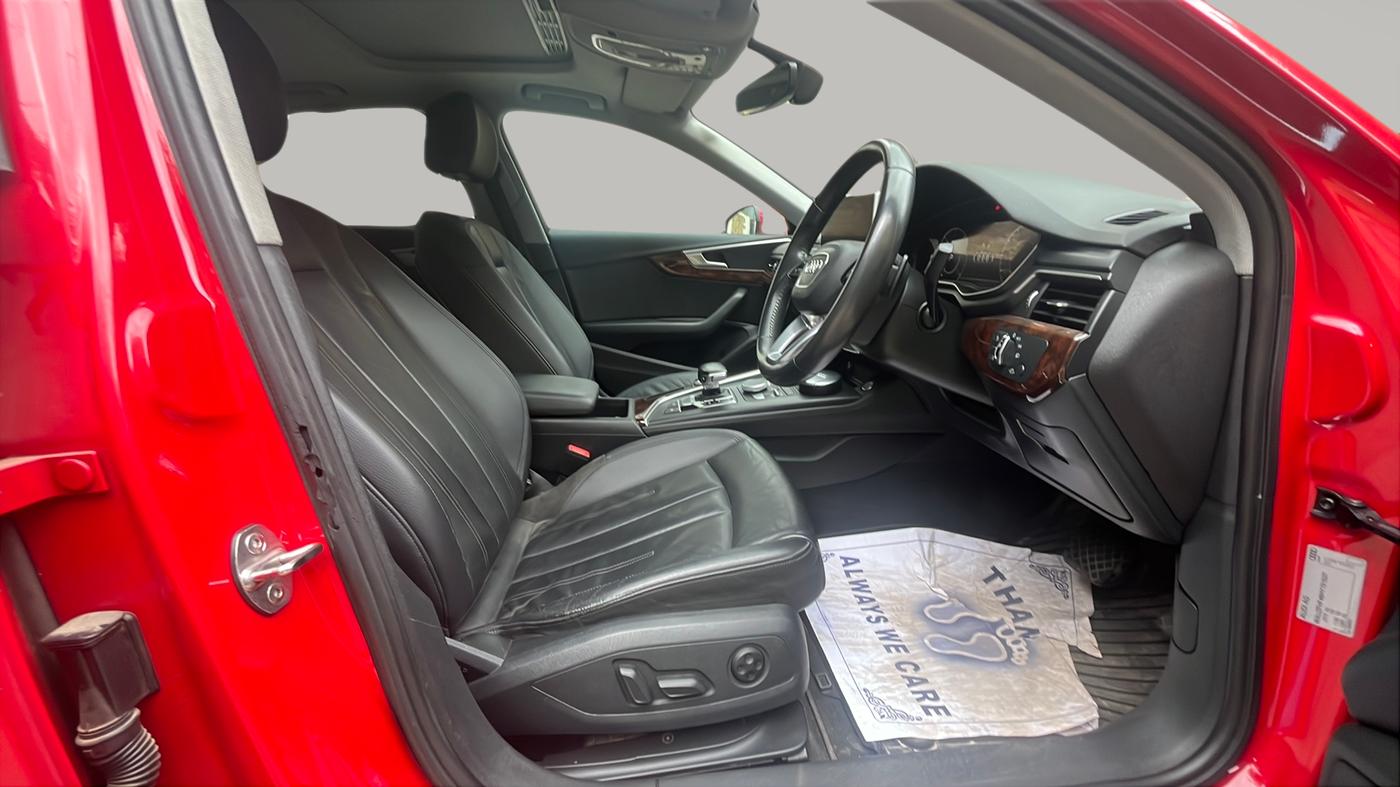 2017 Audi A4 35 TDI Technology, Diesel, Automatic, 88,389 km, Right Side Front Door Cabin